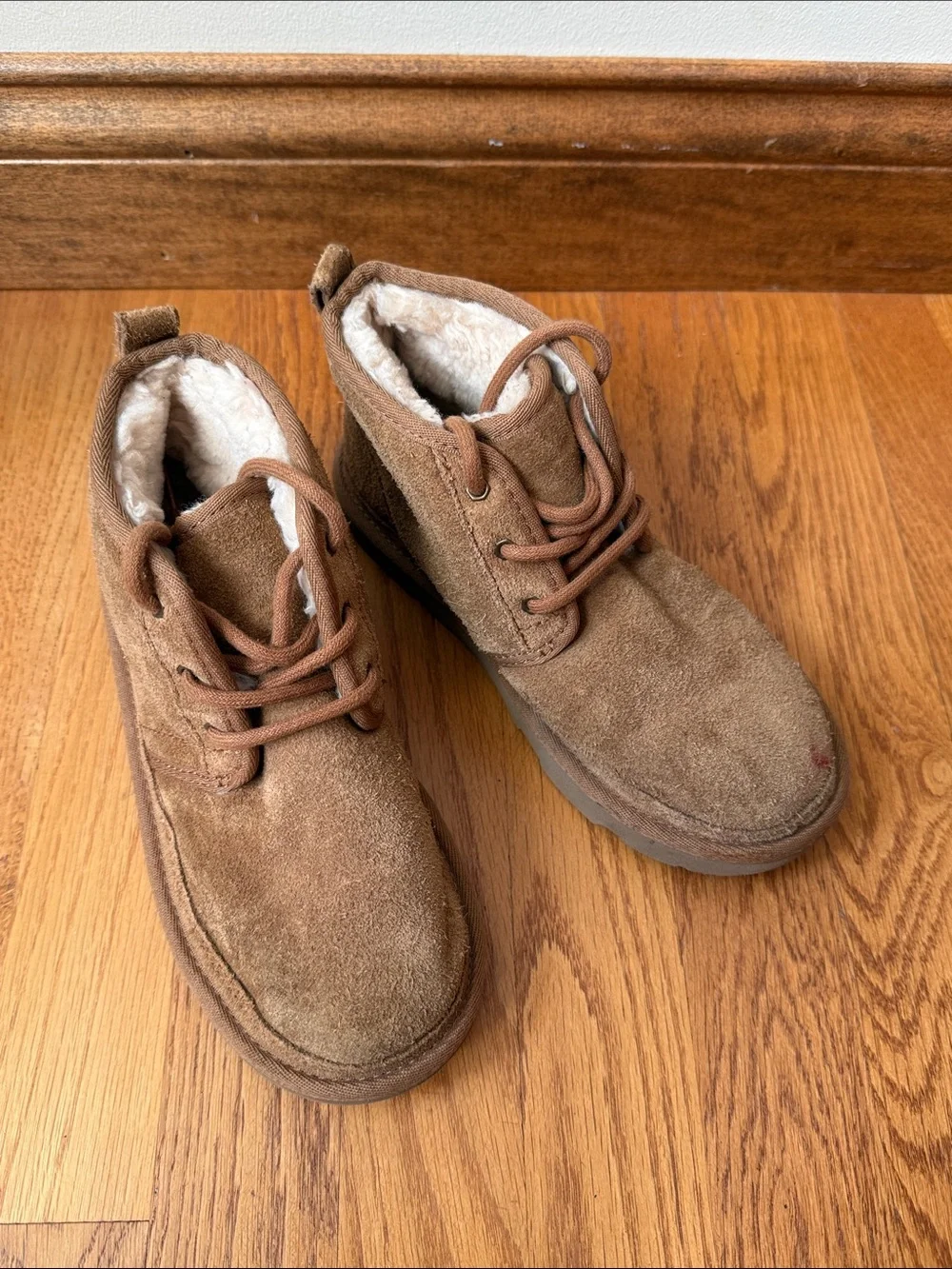 UGG Kids Boots Chukka Neumel Chestnut Brown Suede Kids Size 2